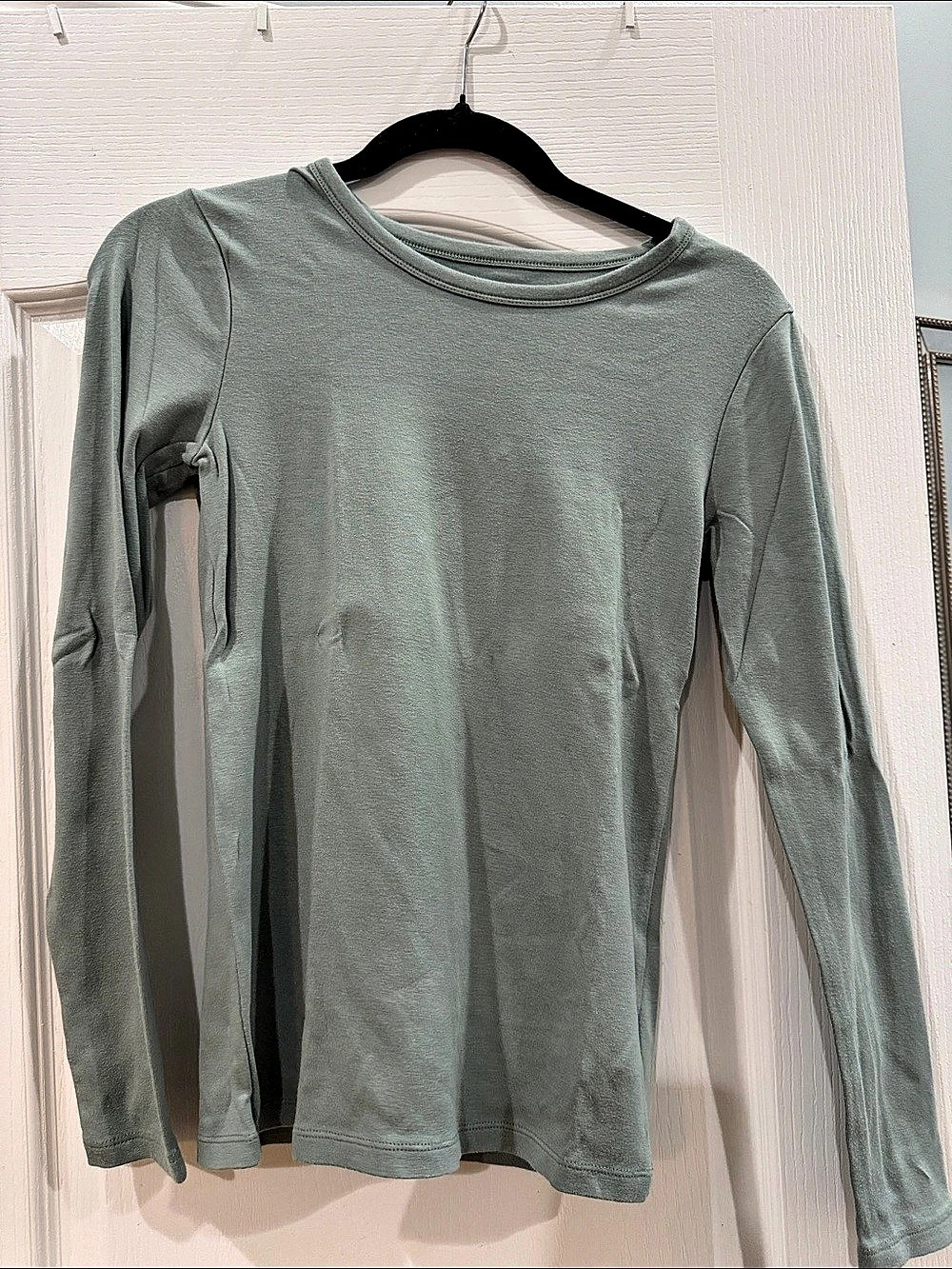 Gap Long Sleeve Tee in Green Petite s